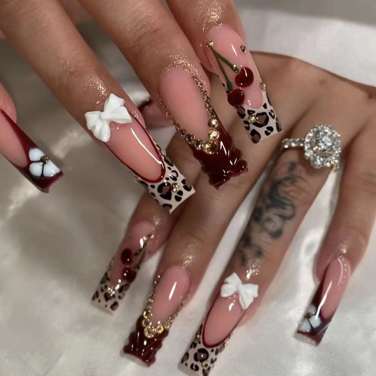 24pcs Pink Leopard Print Press on Nails Square False Nail Diamond Y2k Fake Nails French Polka Dots Nail 3D Flower Press on Nails