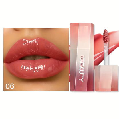 1PC Glossy lip gloss, moisturizing and hydrating lip gloss, creating a non-greasy luster. Suitable for all kinds of makeup looks
